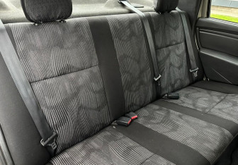 Подержанный автомобиль Renault Logan Sedan 2014 года (11 фото)