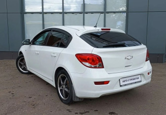 Подержанный автомобиль Chevrolet Cruze Hatchback 2012 года (6 фото)