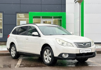 Подержанный автомобиль Subaru Outback Wagon 2011 года (3 фото)