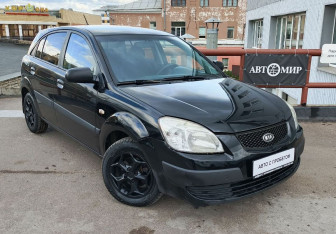 Подержанный автомобиль Kia Rio Hatchback 2005 года (3 фото)