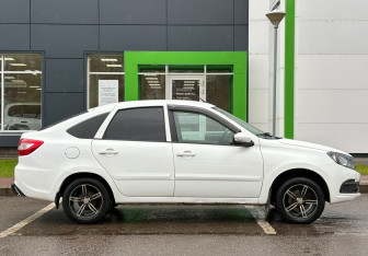 Подержанный автомобиль LADA (ВАЗ) Granta Hatchback 2019 года (4 фото)