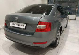 Подержанный автомобиль Skoda Octavia Liftback 2015 года (9 фото)