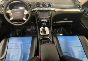 Подержанный автомобиль Ford S-MAX 2011 года (14 фото)