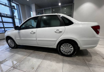 Подержанный автомобиль LADA (ВАЗ) Granta Sedan 2018 года (5 фото)