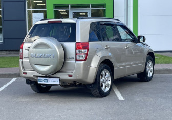 Подержанный автомобиль Suzuki Grand Vitara 2010 года (5 фото)