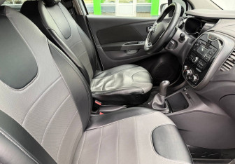 Подержанный автомобиль Renault Kaptur 2017 года (11 фото)