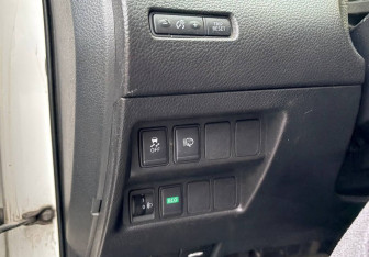 Подержанный автомобиль Nissan X-Trail 2016 года (15 фото)