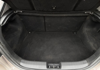 Подержанный автомобиль Kia Ceed Hatchback 2010 года (15 фото)