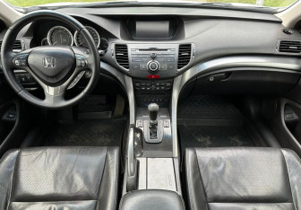 Подержанный автомобиль Honda Accord Sedan 2012 года (11 фото)