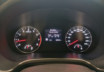 Подержанный автомобиль Kia Seltos 2021 года (10 фото)