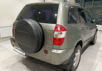 Подержанный автомобиль Chery Tiggo (T11) 2012 года (7 фото)