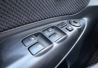 Подержанный автомобиль Hyundai Tucson 2007 года (15 фото)