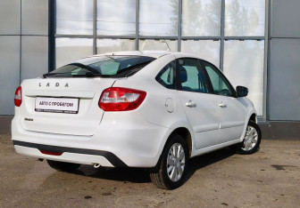 Подержанный автомобиль LADA (ВАЗ) Granta Liftback 2019 года (4 фото)
