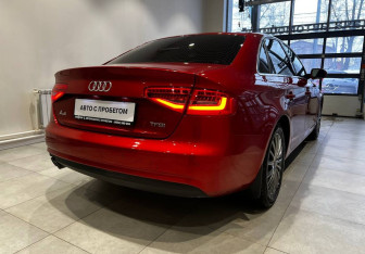 Подержанный автомобиль Audi A4 Sedan 2013 года (4 фото)