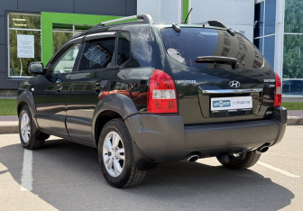 Подержанный автомобиль Hyundai Tucson 2008 года (7 фото)