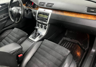 Подержанный автомобиль Volkswagen Passat Sedan 2010 года (12 фото)