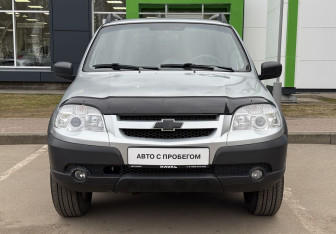 Подержанный автомобиль Chevrolet Niva 2015 года (2 фото)