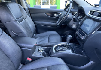 Подержанный автомобиль Nissan Qashqai 2016 года (10 фото)