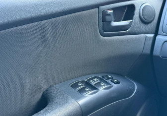 Подержанный автомобиль Kia Sportage 2009 года (14 фото)