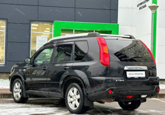 Подержанный автомобиль Nissan X-Trail 2008 года (7 фото)