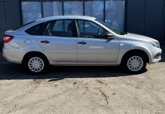 Подержанный автомобиль LADA (ВАЗ) Granta Hatchback 2018 года (5 фото)