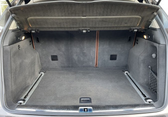 Подержанный автомобиль Audi Q5 2009 года (21 фото)