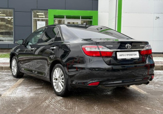 Подержанный автомобиль Toyota Camry Sedan 2014 года (7 фото)