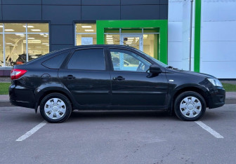 Подержанный автомобиль LADA (ВАЗ) Granta Liftback 2017 года (4 фото)