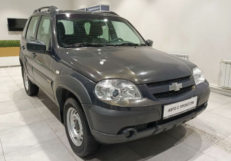 Подержанный автомобиль Chevrolet Niva 2017 года (3 фото)