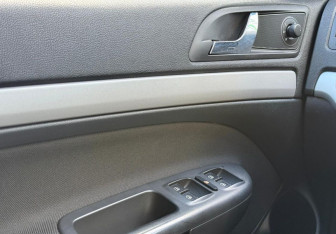 Подержанный автомобиль Skoda Octavia Liftback 2012 года (14 фото)