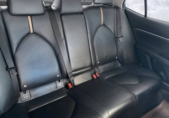 Подержанный автомобиль Toyota Camry Sedan 2018 года (11 фото)