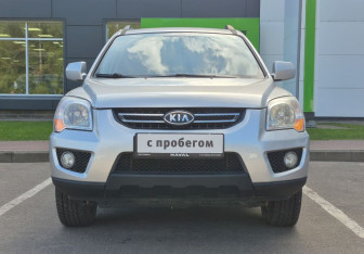 Подержанный автомобиль Kia Sportage 2010 года (2 фото)