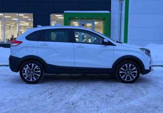 Подержанный автомобиль LADA (ВАЗ) XRAY 2018 года (4 фото)