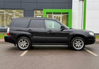Подержанный автомобиль Subaru Forester Suv 2007 года (4 фото)