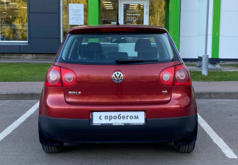 Подержанный автомобиль Volkswagen Golf Hatchback 2008 года (6 фото)