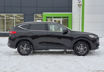 Подержанный автомобиль Haval F7 2022 года (4 фото)