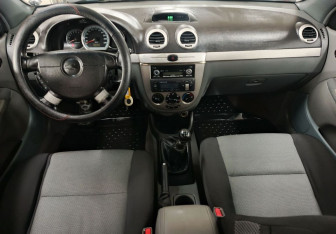 Подержанный автомобиль Chevrolet Lacetti Wagon 2008 года (13 фото)