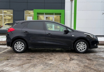 Подержанный автомобиль Kia Ceed Hatchback 2013 года (5 фото)