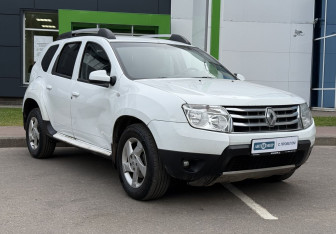 Подержанный автомобиль Renault Duster 2013 года (3 фото)