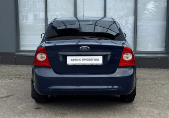 Подержанный автомобиль Ford Focus Sedan 2011 года (7 фото)