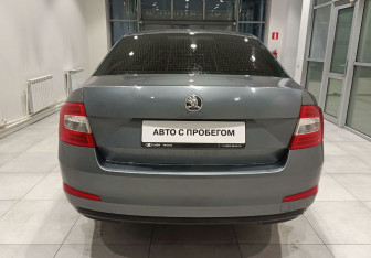 Подержанный автомобиль Skoda Octavia Liftback 2015 года (8 фото)