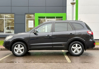Подержанный автомобиль Hyundai Santa Fe 2009 года (8 фото)