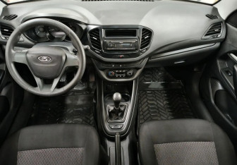 Подержанный автомобиль LADA (ВАЗ) Vesta Sedan 2017 года (9 фото)