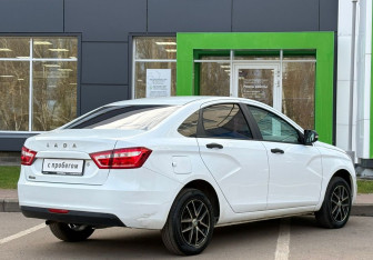 Подержанный автомобиль LADA (ВАЗ) Vesta Sedan 2017 года (5 фото)
