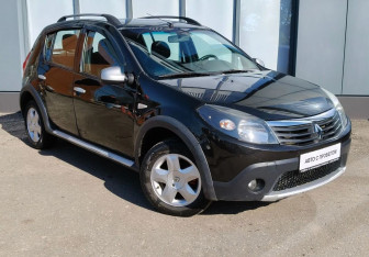 Подержанный автомобиль Renault Sandero 2012 года (3 фото)