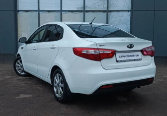 Подержанный автомобиль Kia Rio Sedan 2013 года (8 фото)