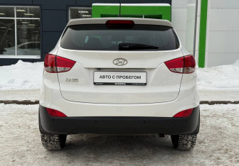 Подержанный автомобиль Hyundai ix35 2014 года (6 фото)