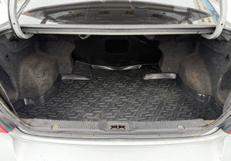 Подержанный автомобиль Nissan Almera Classic 2009 года (13 фото)