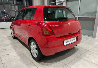 Подержанный автомобиль Suzuki Swift Hatchback 2007 года (4 фото)