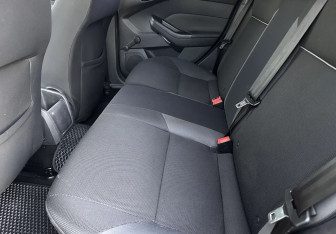 Подержанный автомобиль Ford Focus Hatchback 2011 года (12 фото)